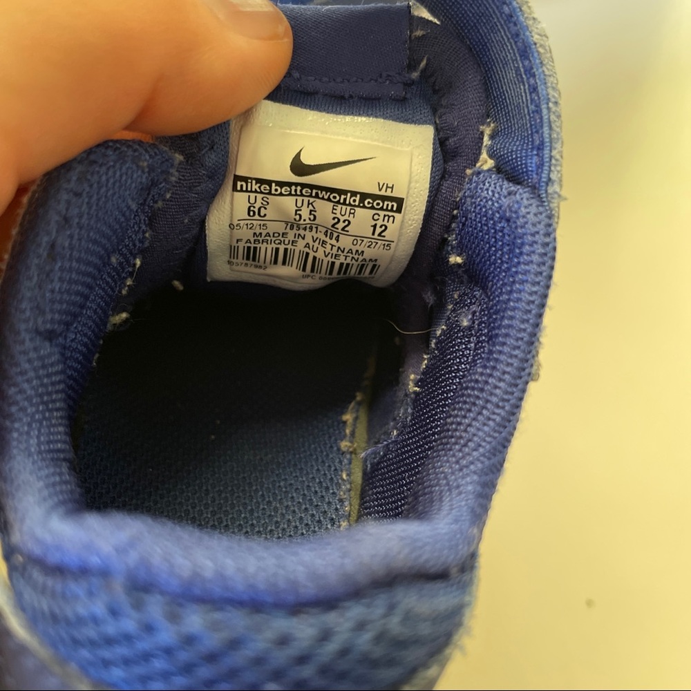 Nike sneakers - Picture 2 of 5